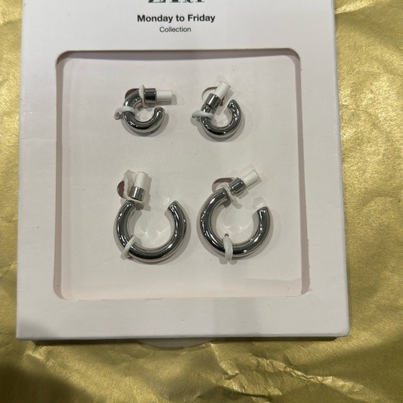 Zara Pack of Hoop earrings Monday to Friday collection ✨🔥🔥🔥 - Picture 2 of 4